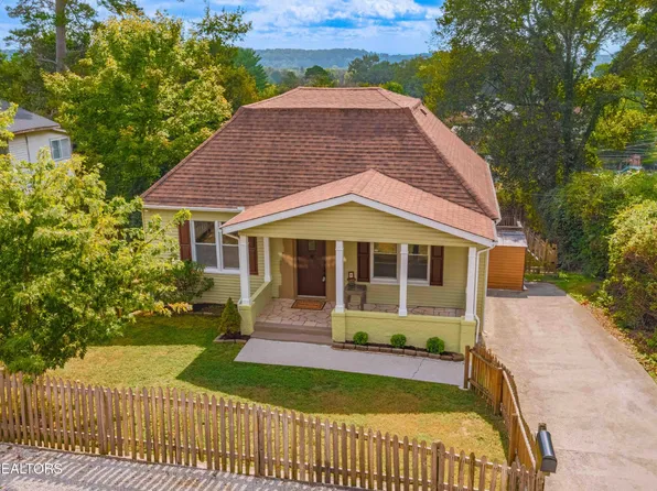 212 Campus Ln, Knoxville, TN 37918