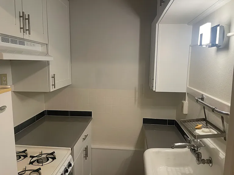 400 Marshall Ave #9 — Photo 1