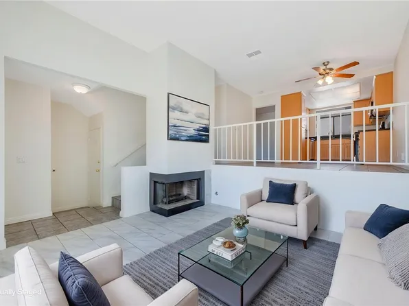 27610 Nugget Dr APT 1, Santa Clarita, CA 91387