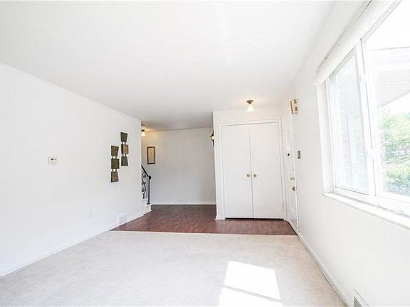 2nd image of 3976 Beechwood Blvd
