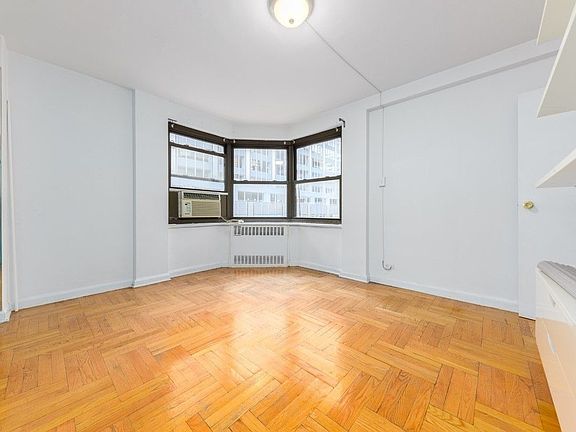 5th image of 135 E 54th St APT 10M