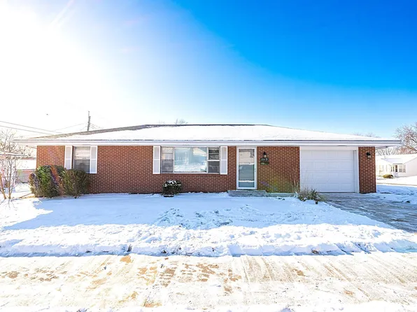 1113 N 15th St, Pekin, IL 61554