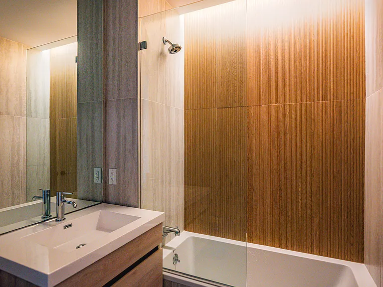 649 Hart St #2L — Photo 23