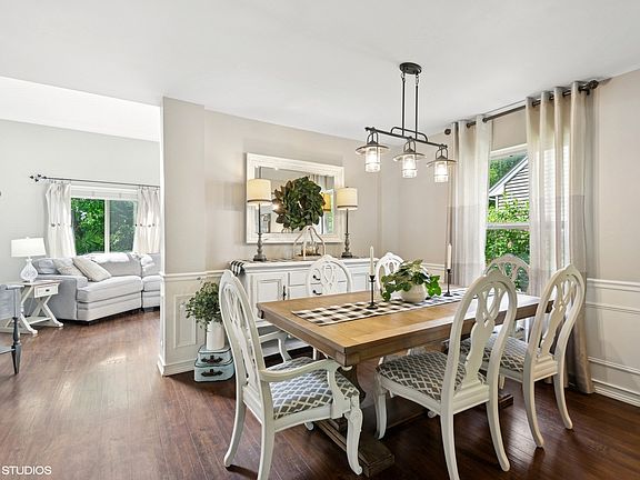 5th image of 2570 Fairfax Ln
