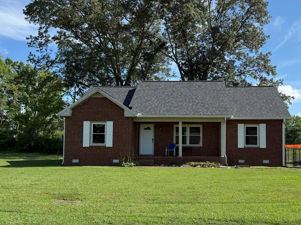 101 Oak Hill Ct, Portland, TN 37148