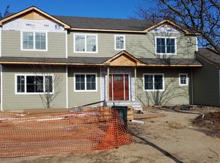 3 Bradford Rd, Plainview, NY 11803