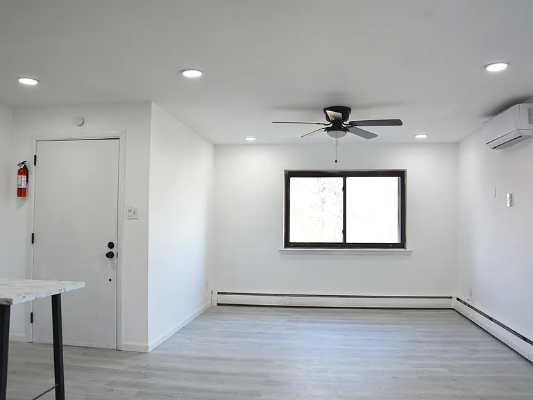 2350 Baldwin Ave #B — Photo 4