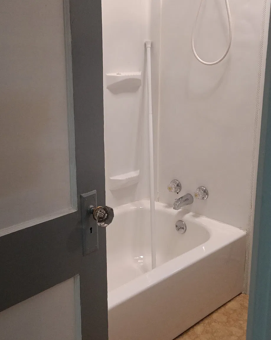 2 bed, 1041 sqft, $1,100 — Photo 3