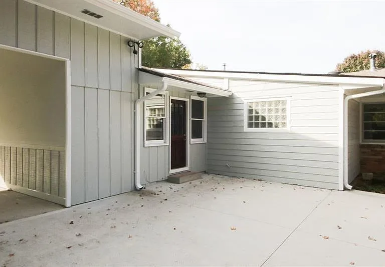 5075 Winters Chapel Rd — Photo 50