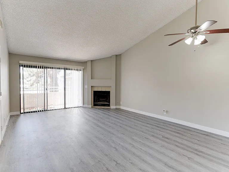 830 N Sloan Ln #202 — Photo 8