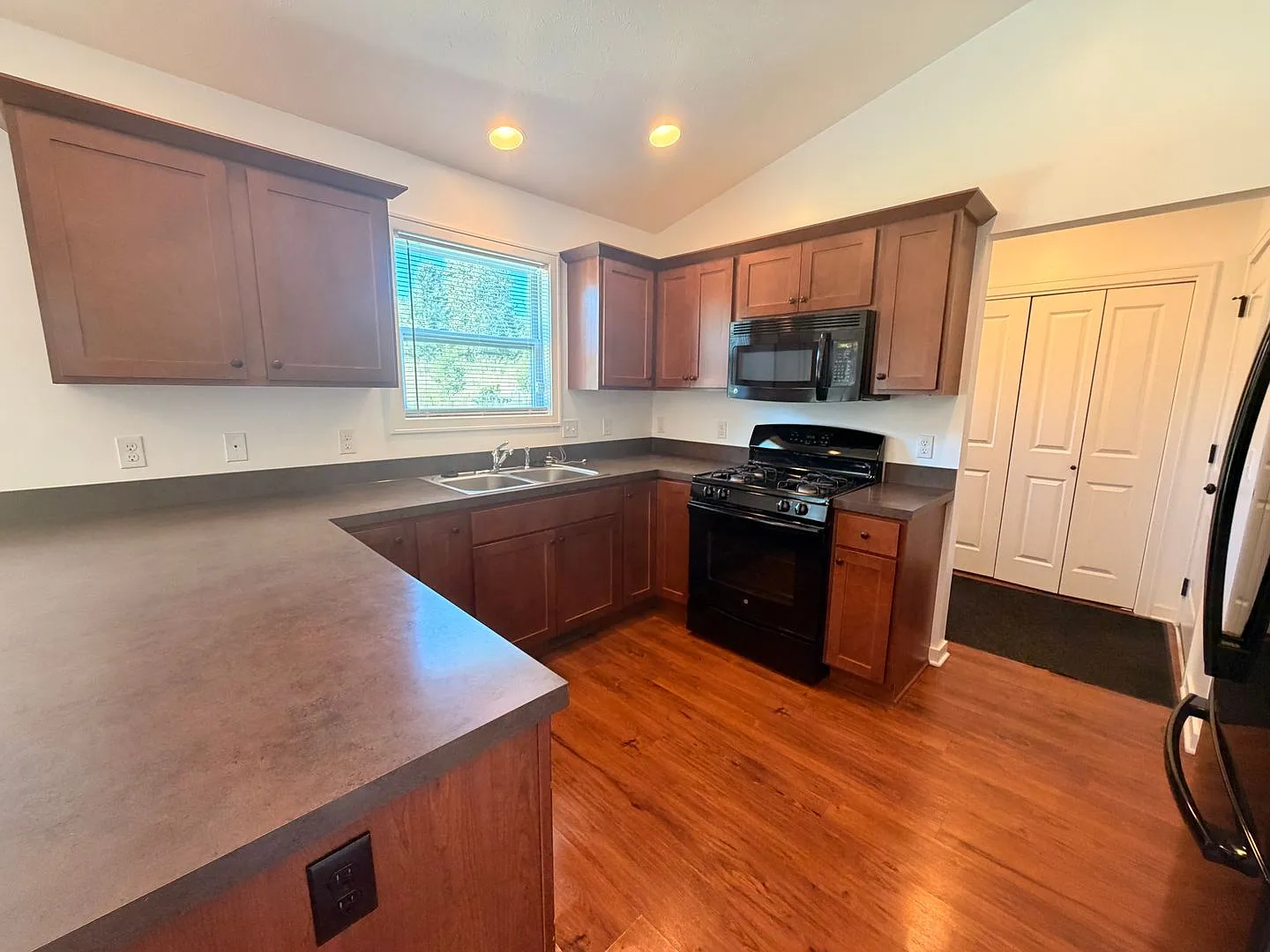 Multi level 4 Bedroom home in Kentwood — Photo 4