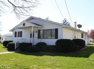 348 W 3rd St, El Paso, IL 61738