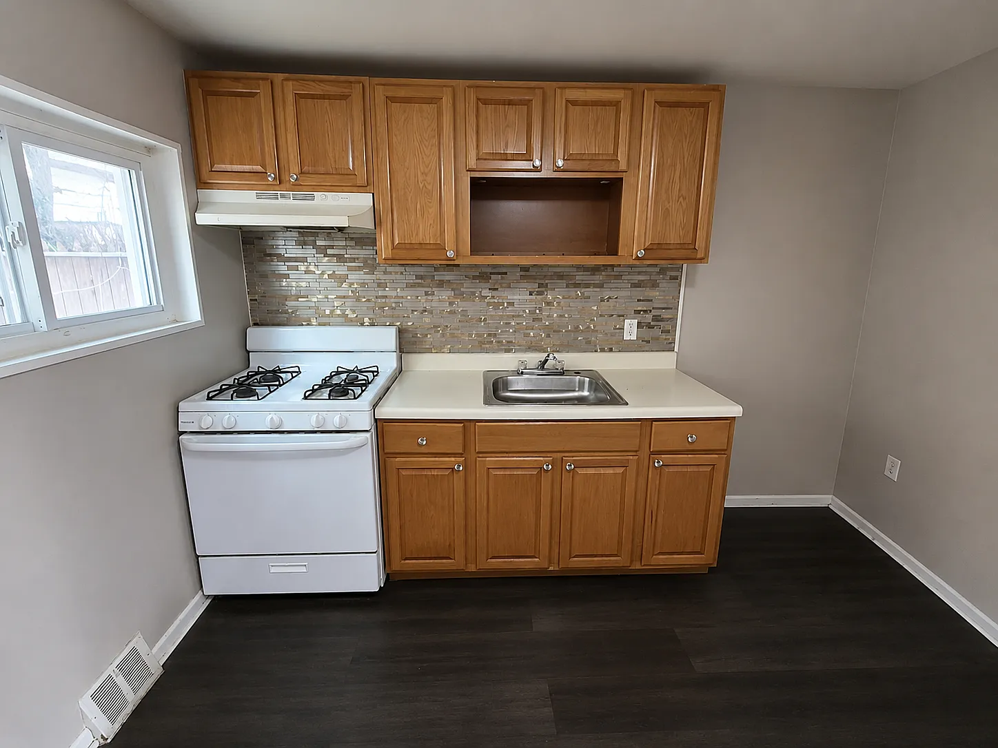 2 bed, 728 sqft, $1,050 — Photo 4