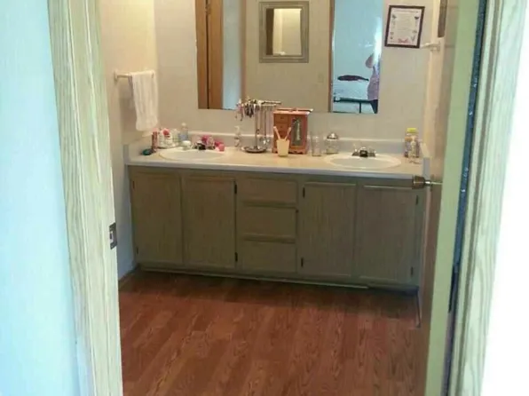 10429 NE 116th St, Kirkland, WA 98034