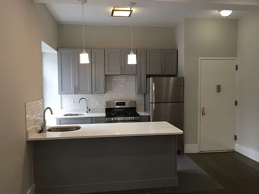 Rented by Mdays Realty | media 23