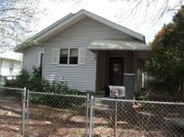 302 Cypress St, Clinton, SC 29325