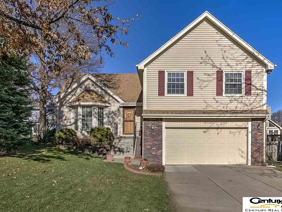 1st image of 810 Pineview Dr