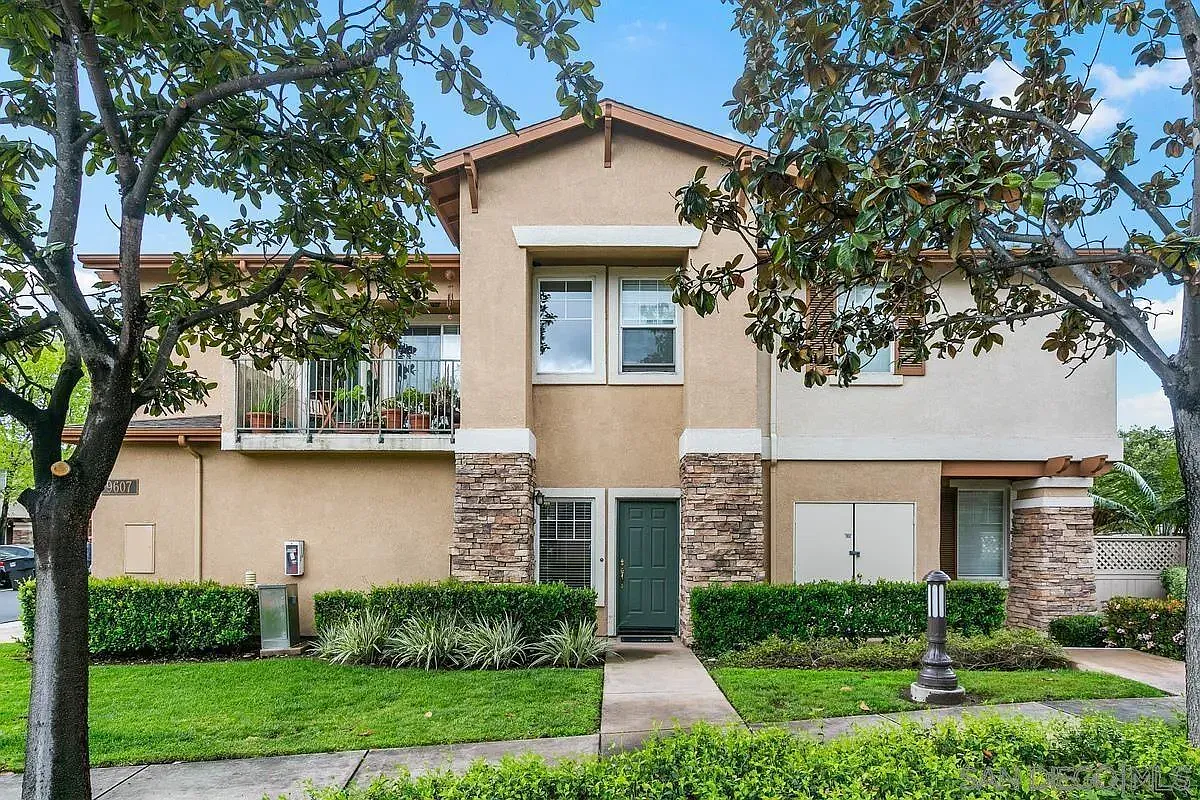 2 bed, 2.0 bath, 1100 sqft, $3,750 — Photo 3