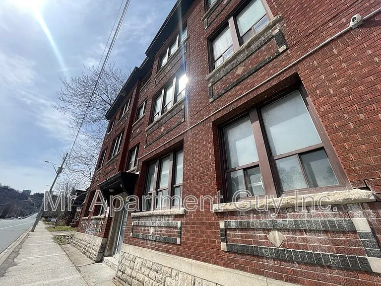 44 Victoria Ave S #303 — Photo 9