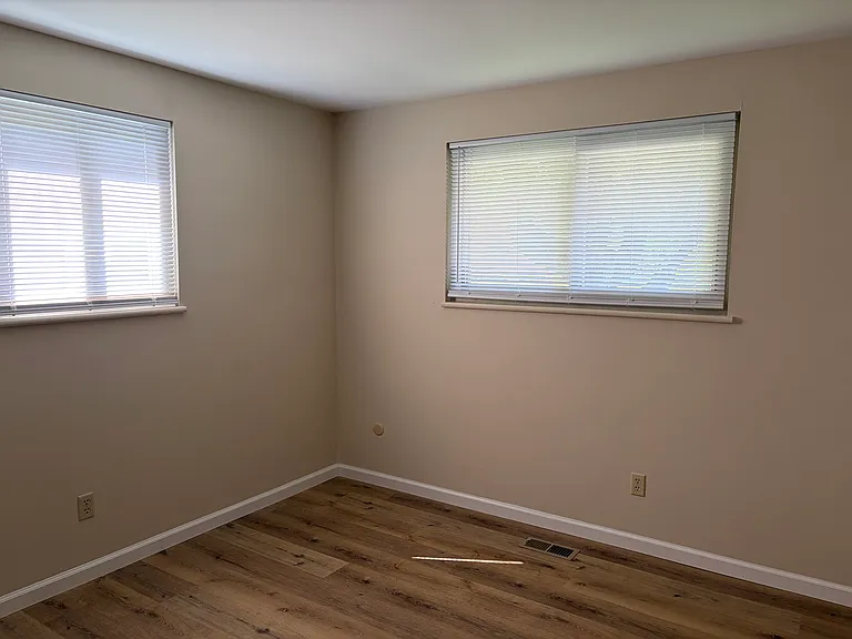 6537 Highbury Rd — Photo 13