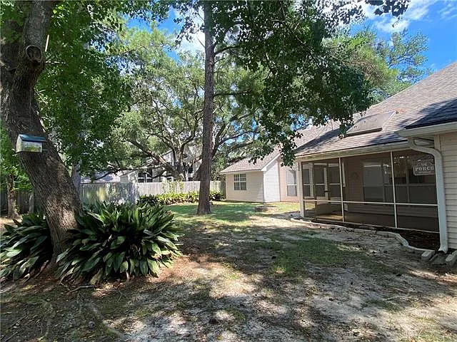 1373 Fairfield Dr — Photo 22