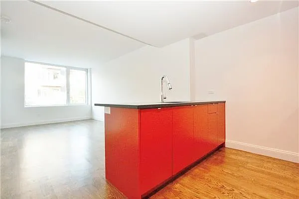 Rented by R New York | media 4