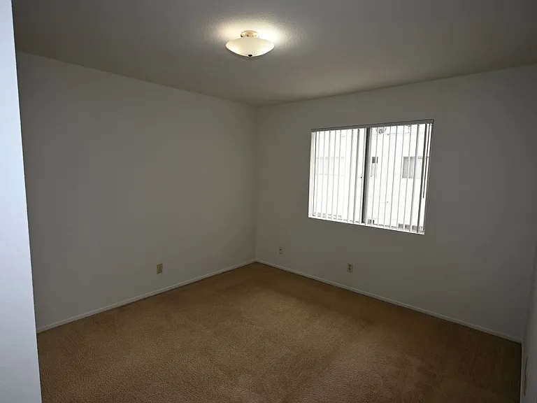SAN6240 — Photo 13