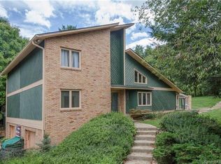 4 Hickory Ln, Asheville, NC 28804