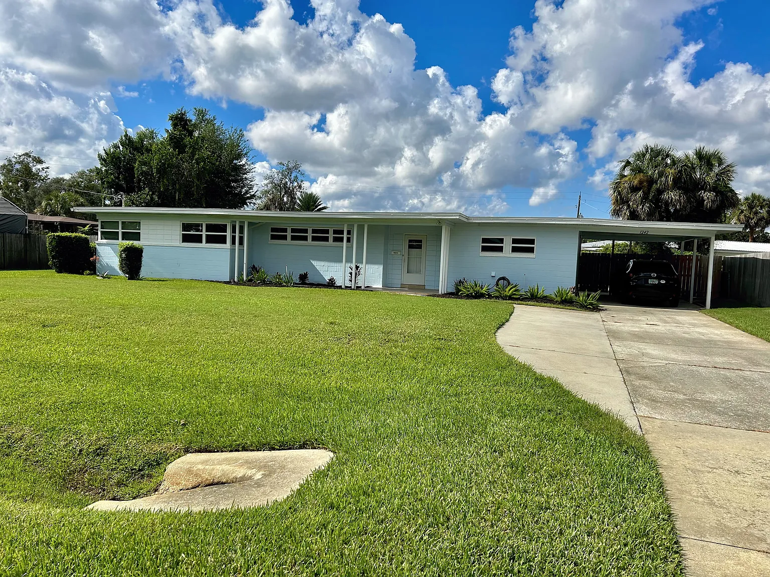 3 bed, 2054 sqft, $2,000 — Photo 1