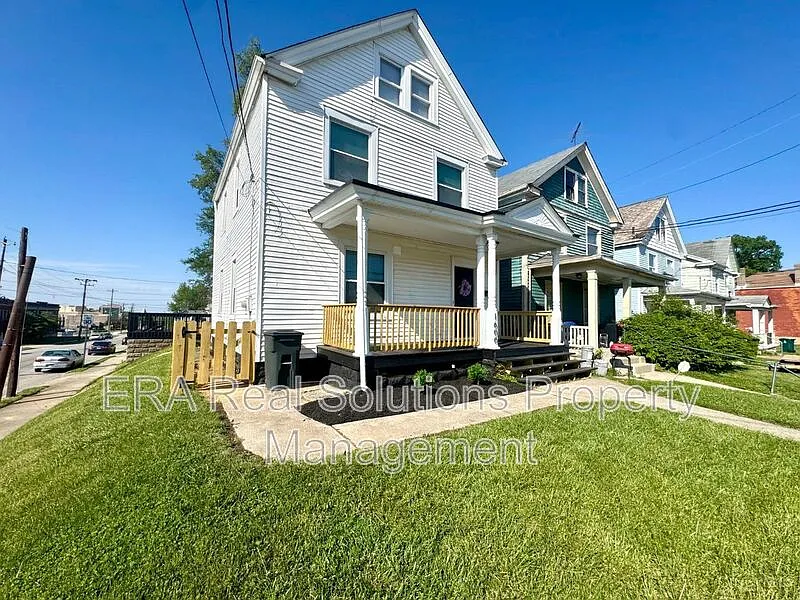 3 bed, 2.0 bath, $2,350 — Photo 2
