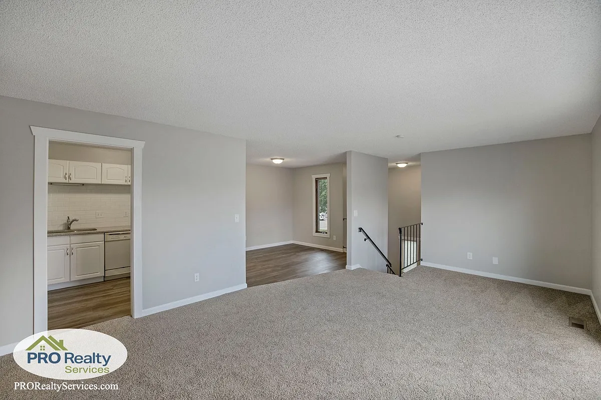Building Photo - 4502 Cinnamon Ridge Trl #B