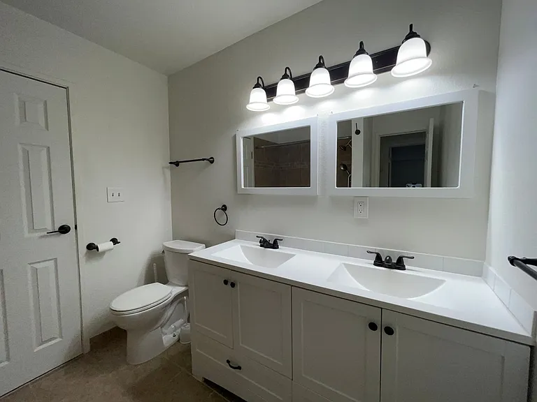 140 E Highline Cir #108 — Photo 19