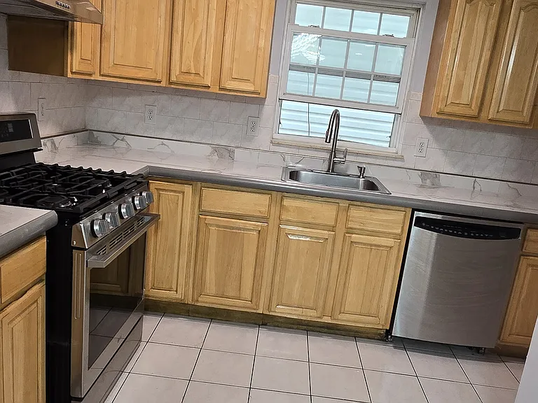 12 Bergen Ave #1 — Photo 4