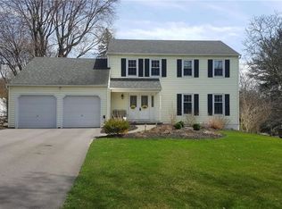 15 Hanford Way, Fairport, NY 14450