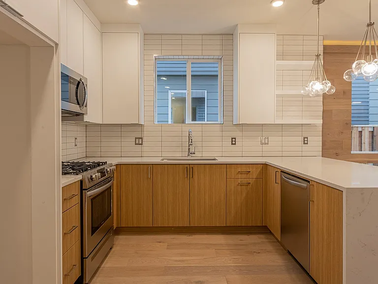 3716 SE Lambert St — Photo 6