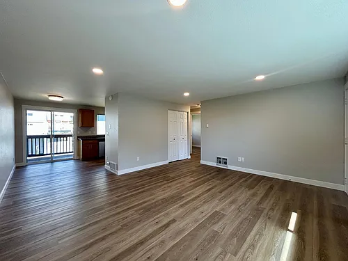 207 Dorn 8-plex Photo 1