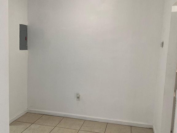3rd image of 5165 W Flagler St #2B