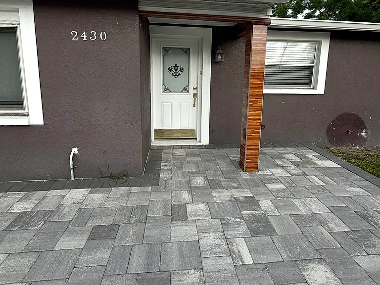 N Central Ave — Photo 16