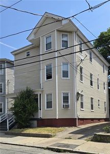 69 Ayrault St, Providence, RI, 02908
