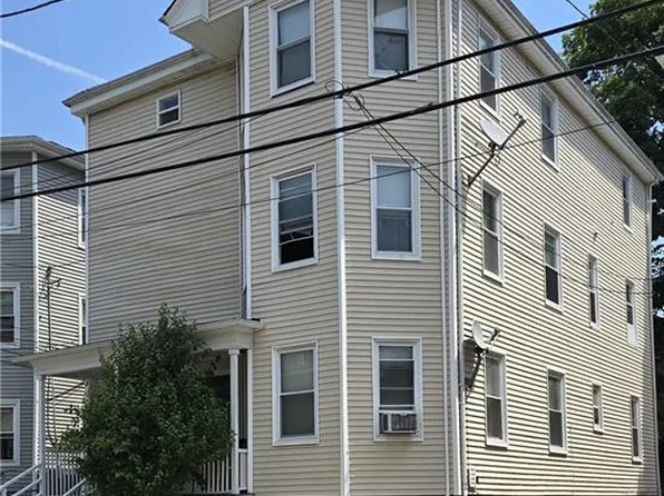 69-71 Ayrault St, Providence, RI 02908
