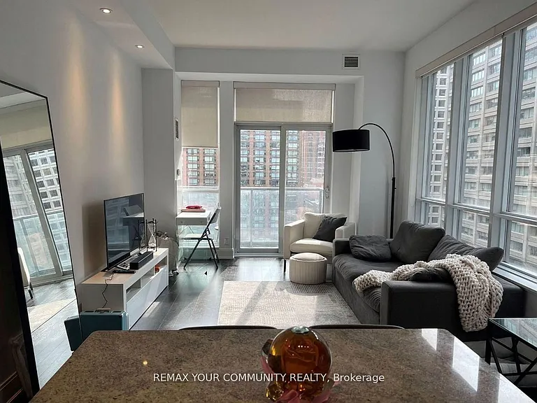 21 Balmuto St #1106 — Photo 5