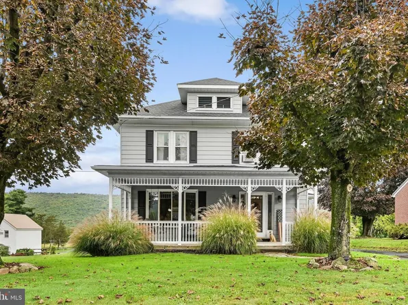 1730 W Main St, Valley View, PA 17983