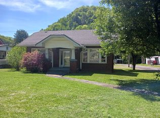 902 Oak St, Cumberland, KY 40823
