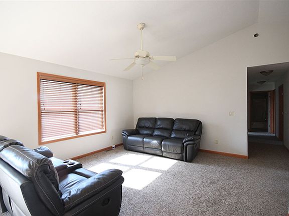 2nd image of 1719 Kershner Ln