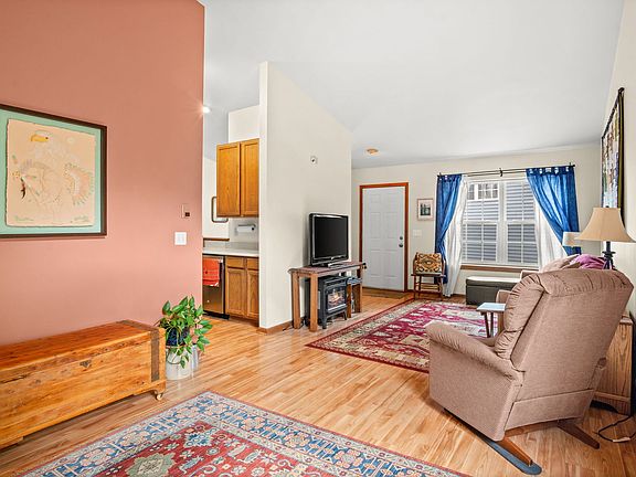 5th image of 1412 Charleston Ct