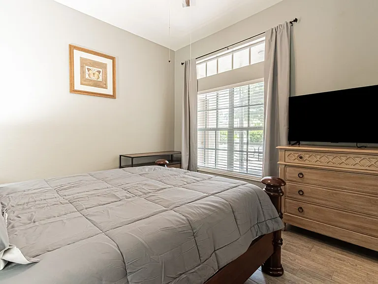 12855 Devonshire Lakes Cir — Photo 34