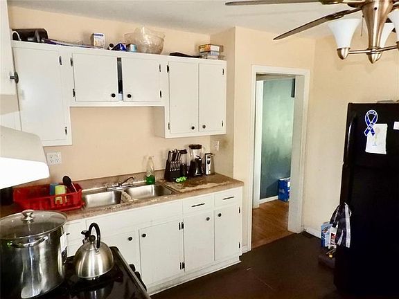 3rd image of 190 Woods Dr NE