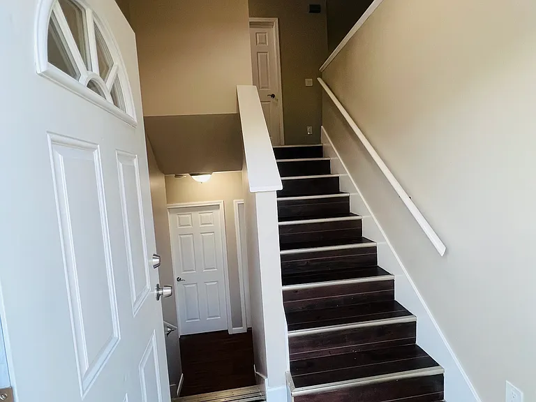 266 N Cross St — Photo 2