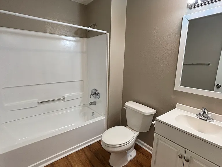 1 Greenway Ct — Photo 17