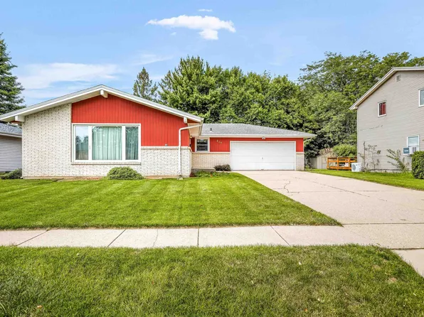 215 Lynne Ln, Belvidere, IL 61008